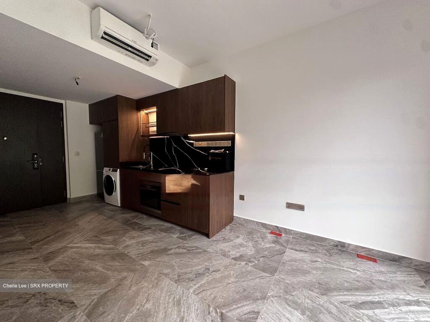 The Commodore (D27), Condominium #562685611